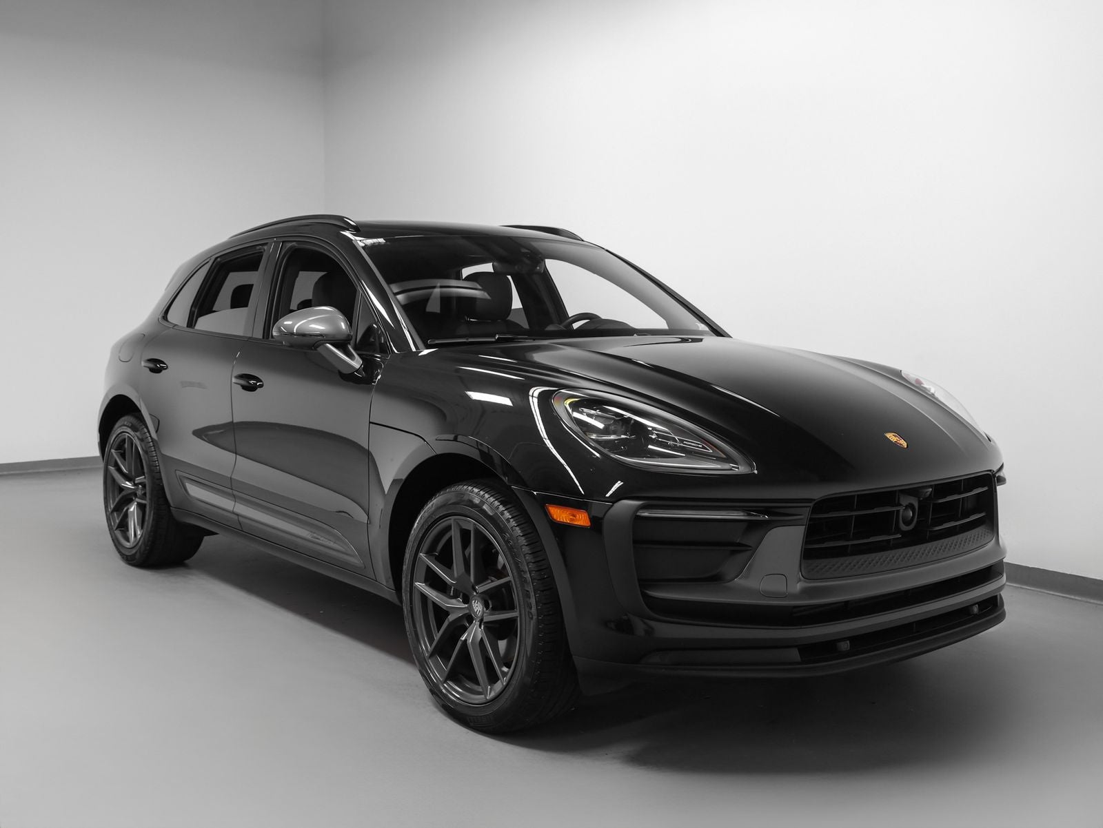 2023 Porsche Macan Macan T (MY23)