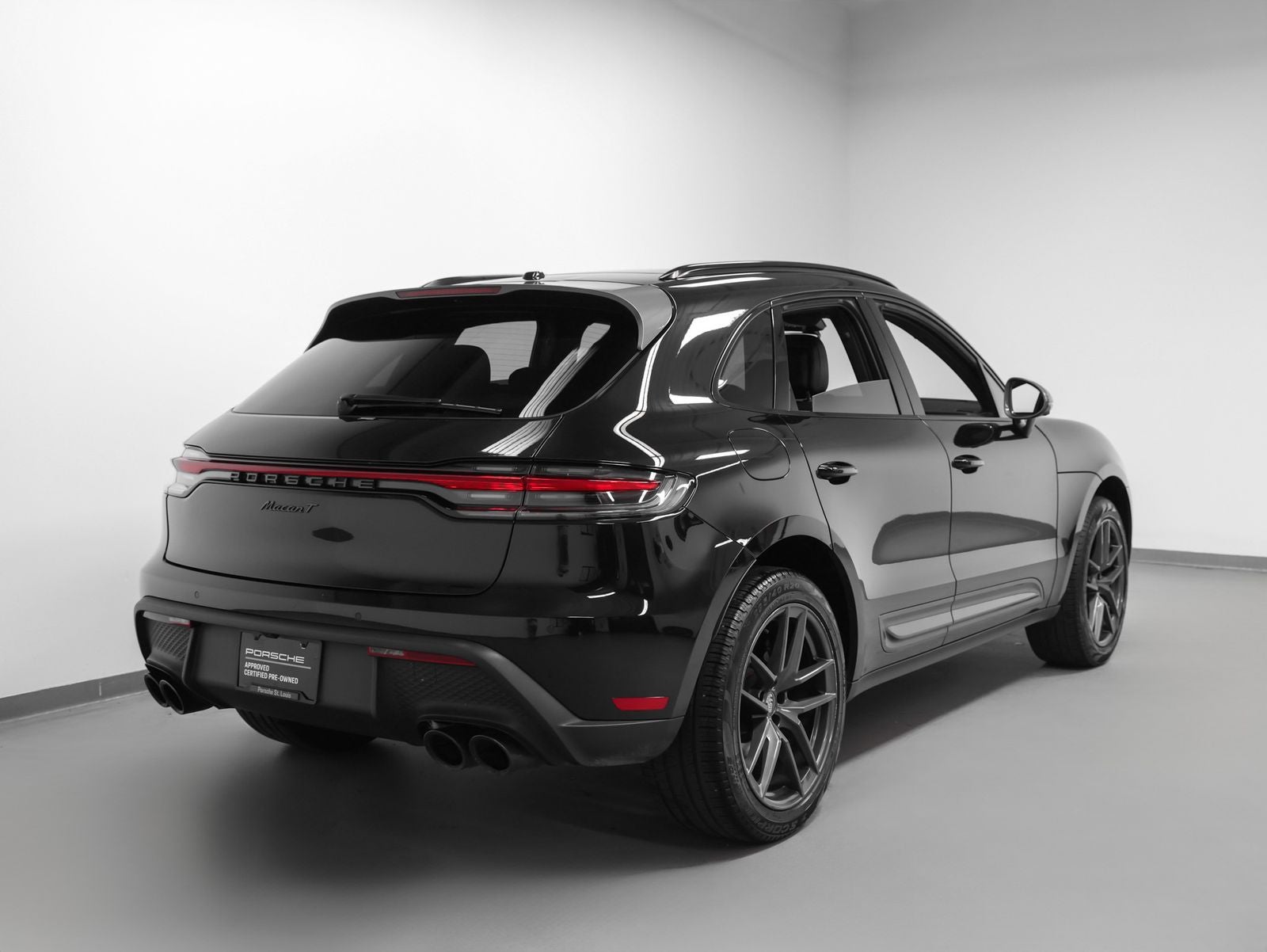 2023 Porsche Macan Macan T (MY23)