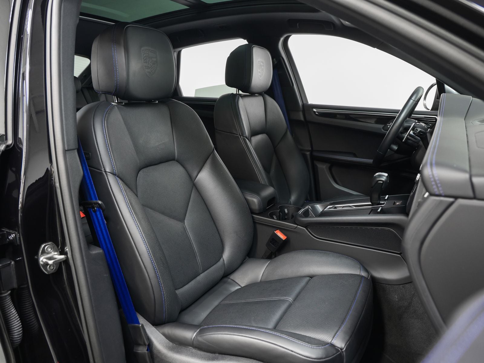 2023 Porsche Macan Macan T (MY23)