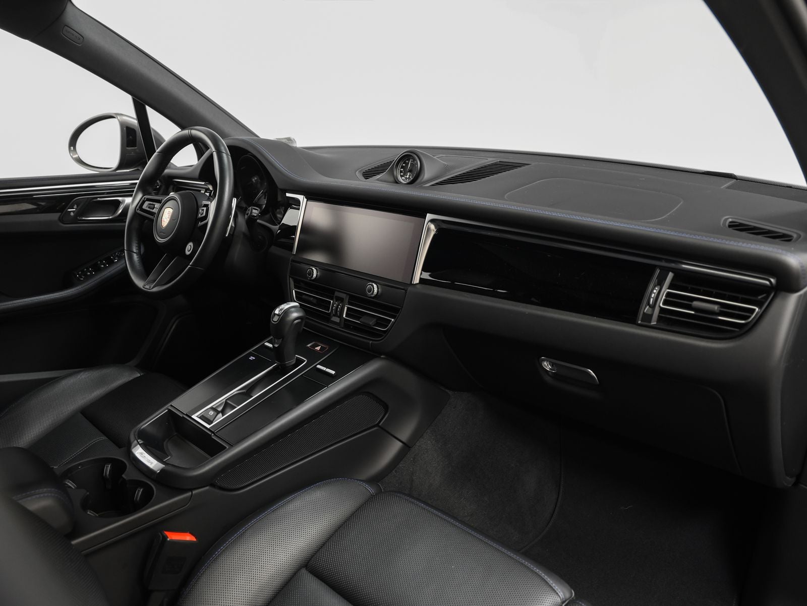 2023 Porsche Macan Macan T (MY23)