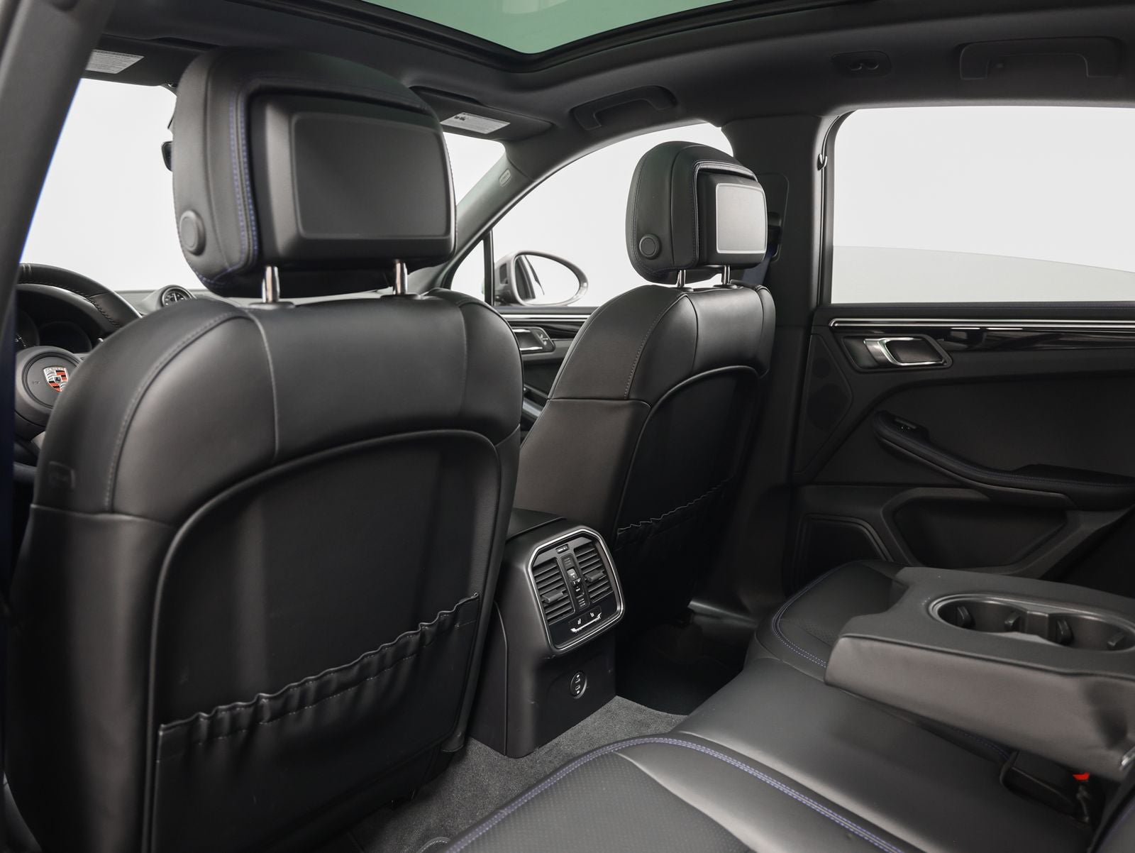 2023 Porsche Macan Macan T (MY23)