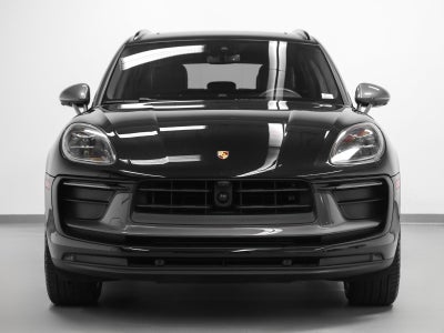 2023 Porsche Macan Macan T (MY23)