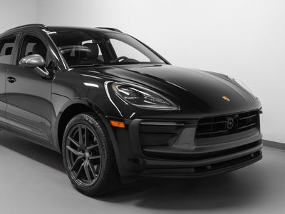 2023 Porsche Macan Macan T (MY23)