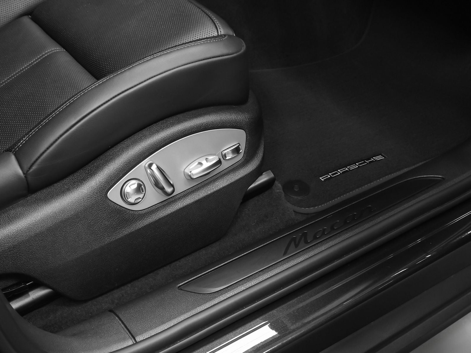 2023 Porsche Macan Macan (MY23)