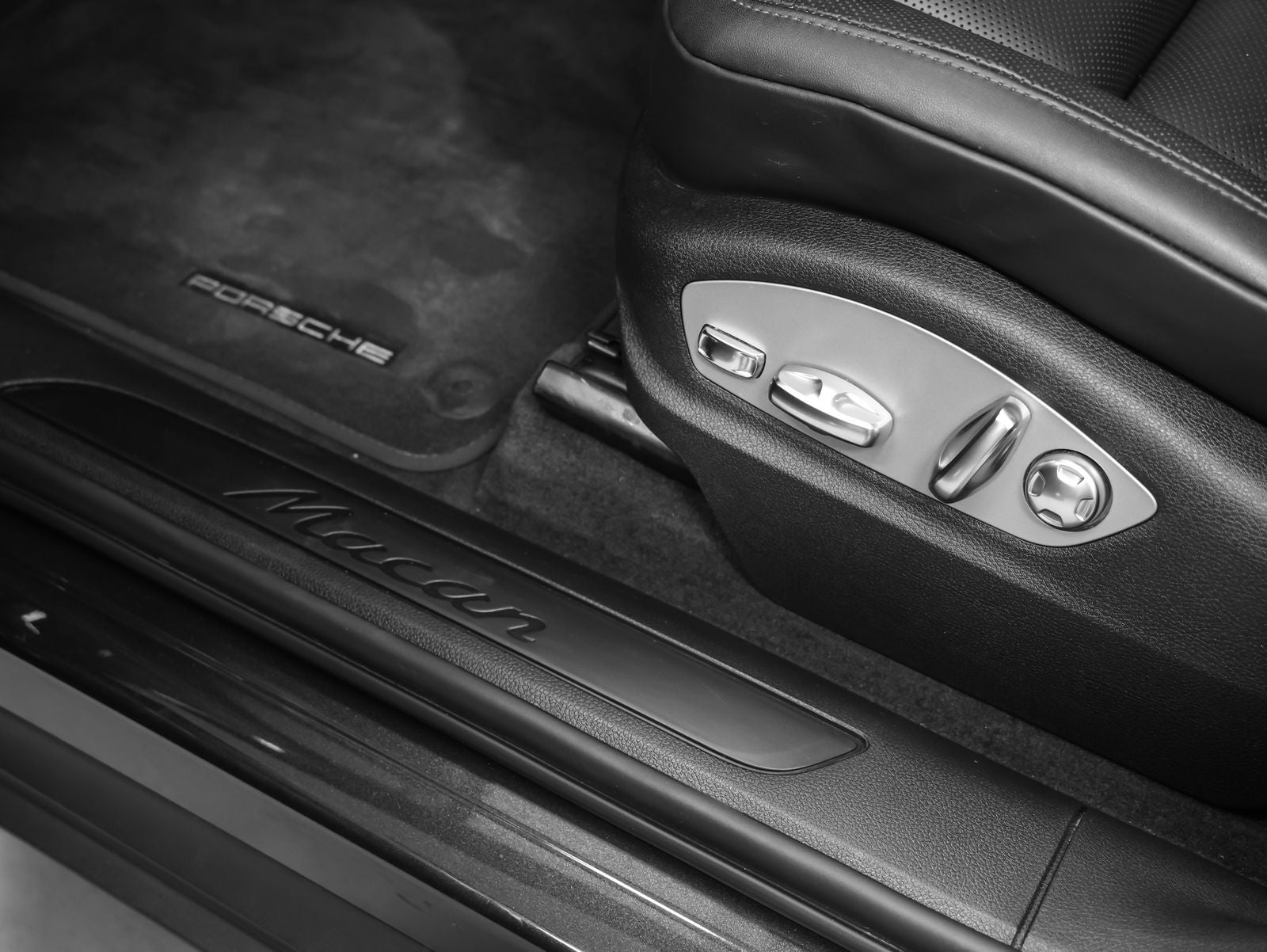 2023 Porsche Macan Macan (MY23)