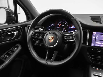 2023 Porsche Macan Macan (MY23)
