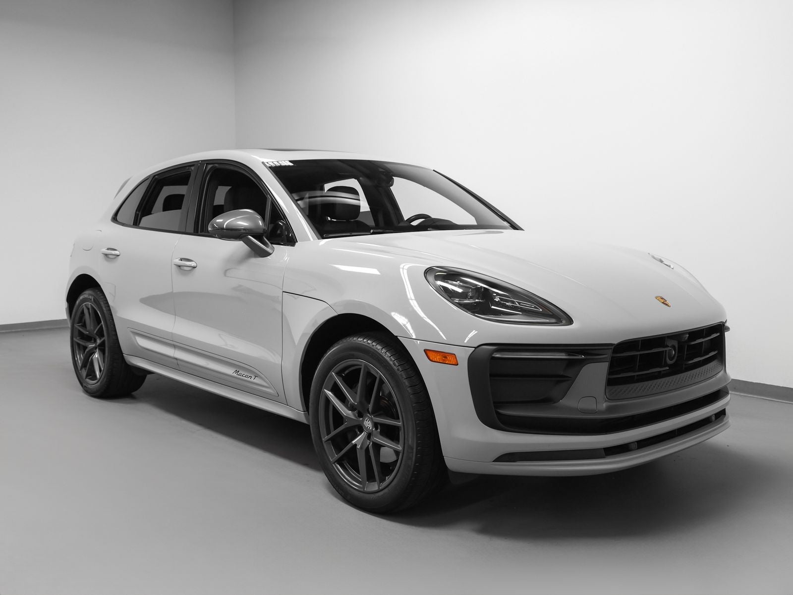 2023 Porsche Macan T
