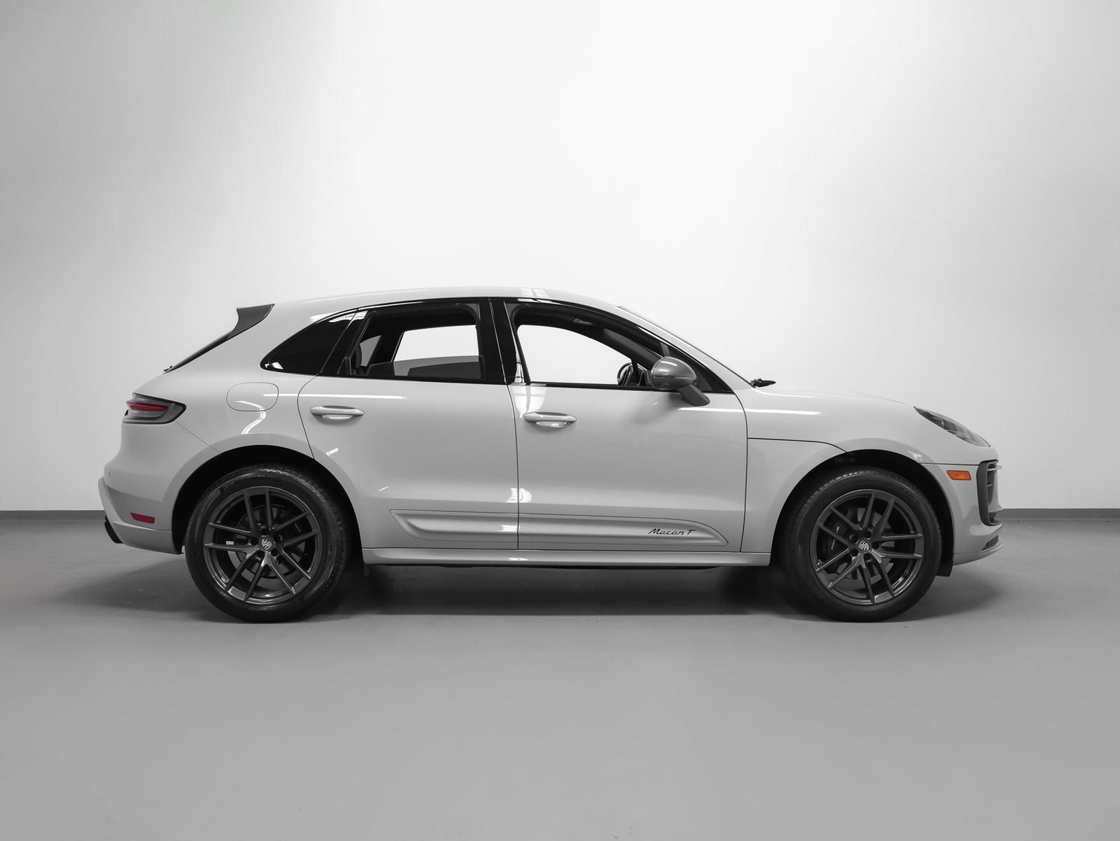 2023 Porsche Macan T