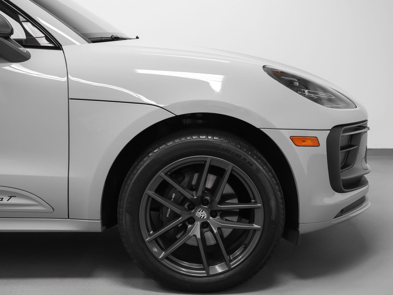2023 Porsche Macan T