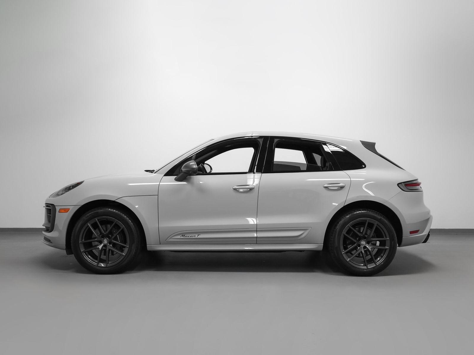 2023 Porsche Macan T