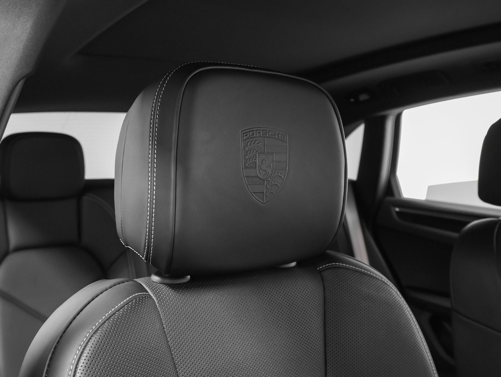 2023 Porsche Macan T