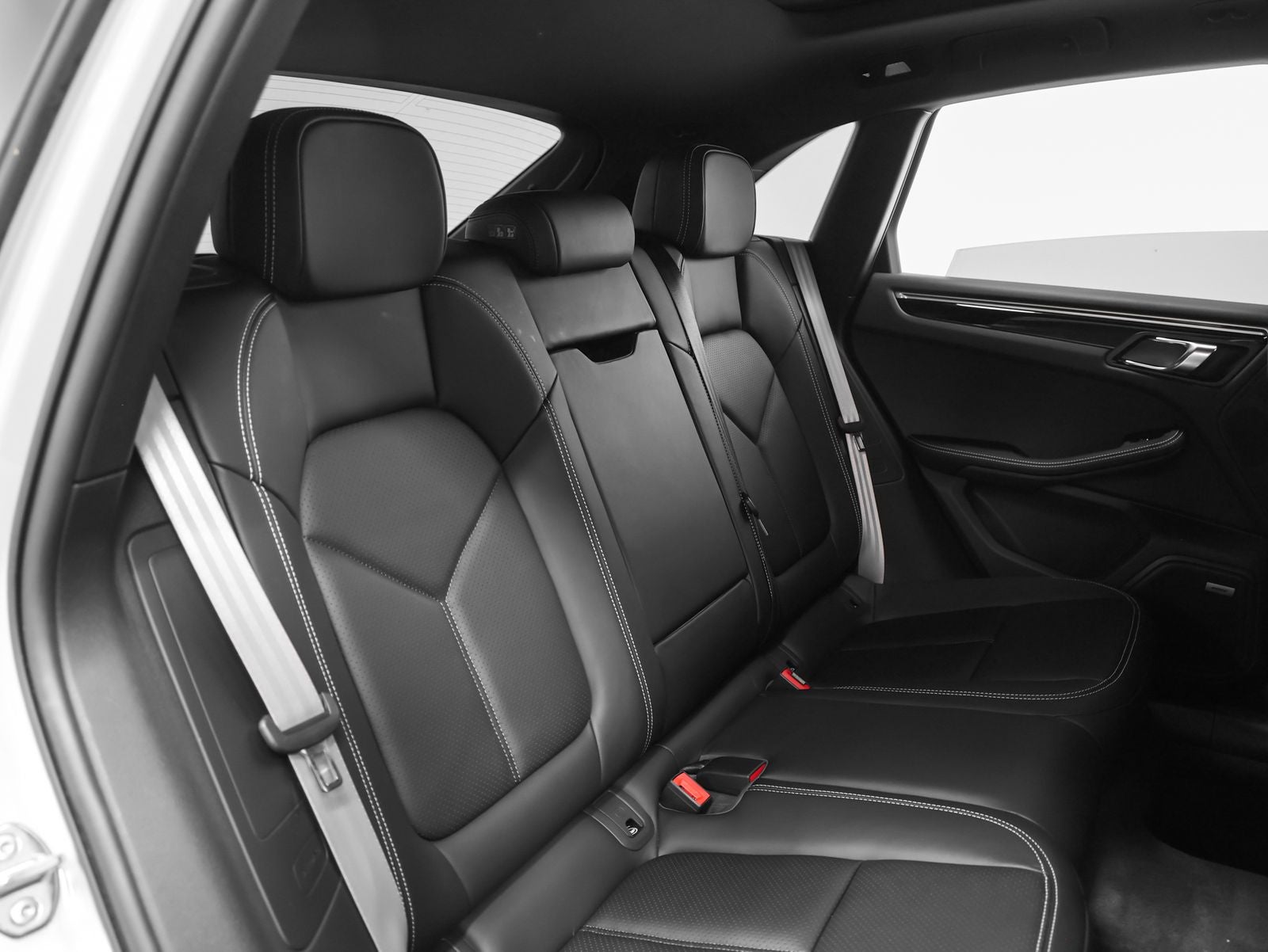 2023 Porsche Macan T