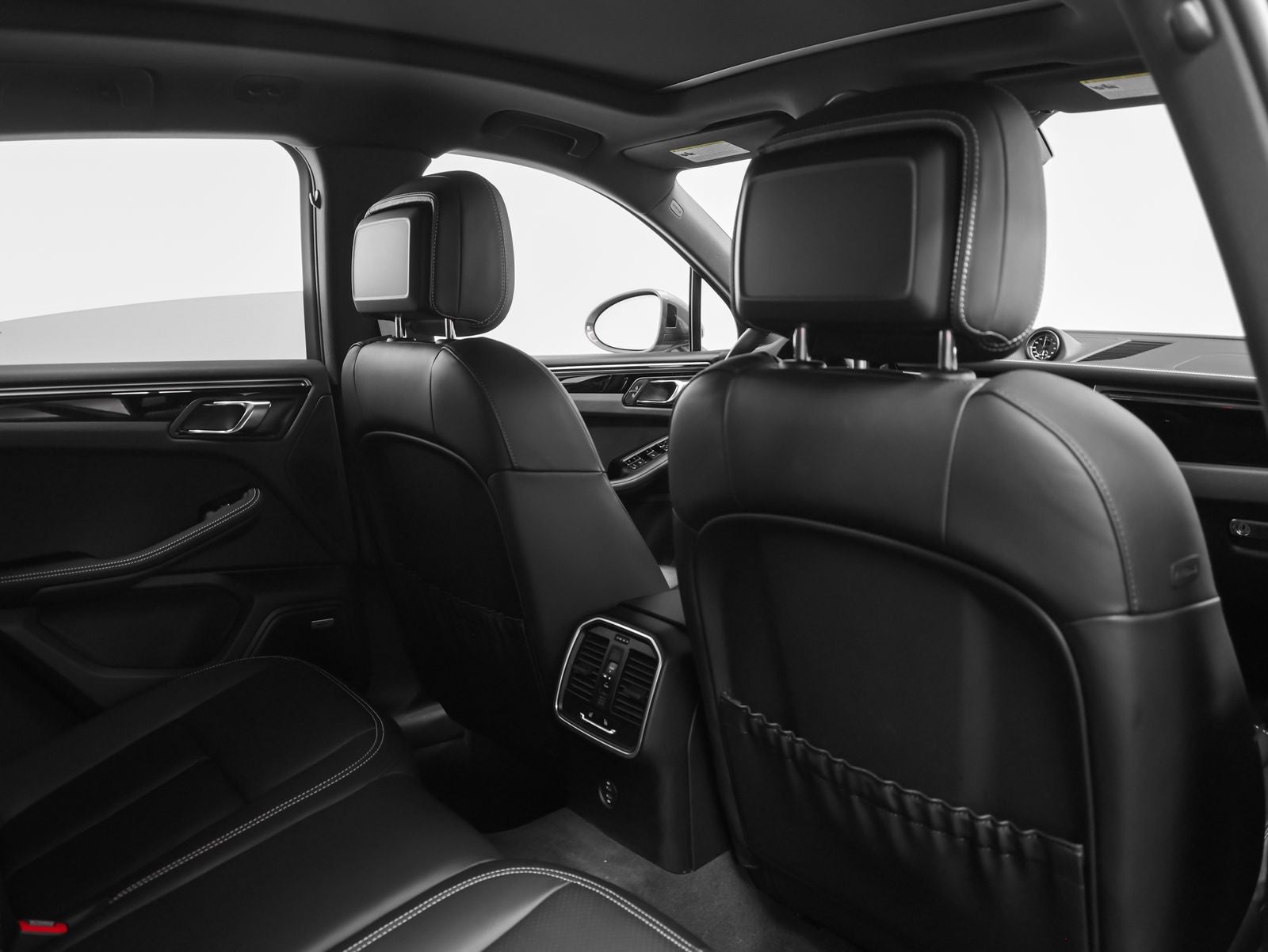 2023 Porsche Macan T
