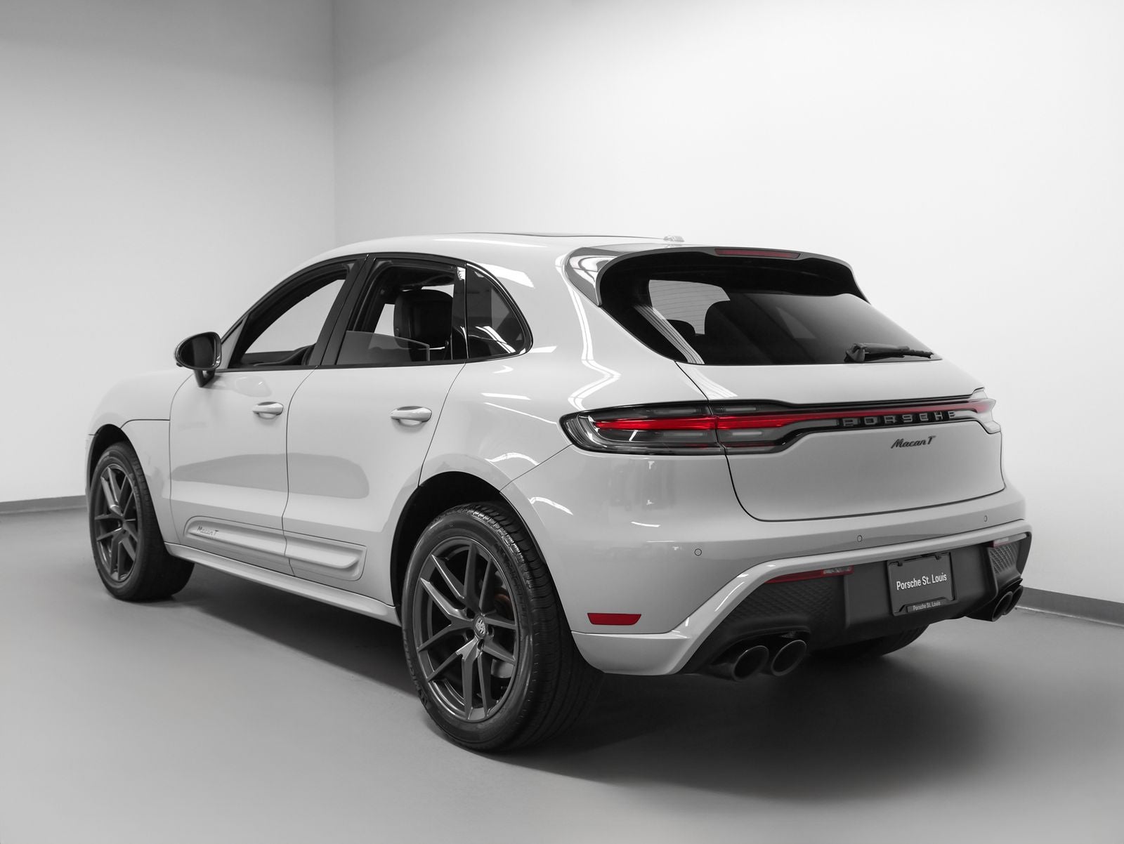 2023 Porsche Macan T