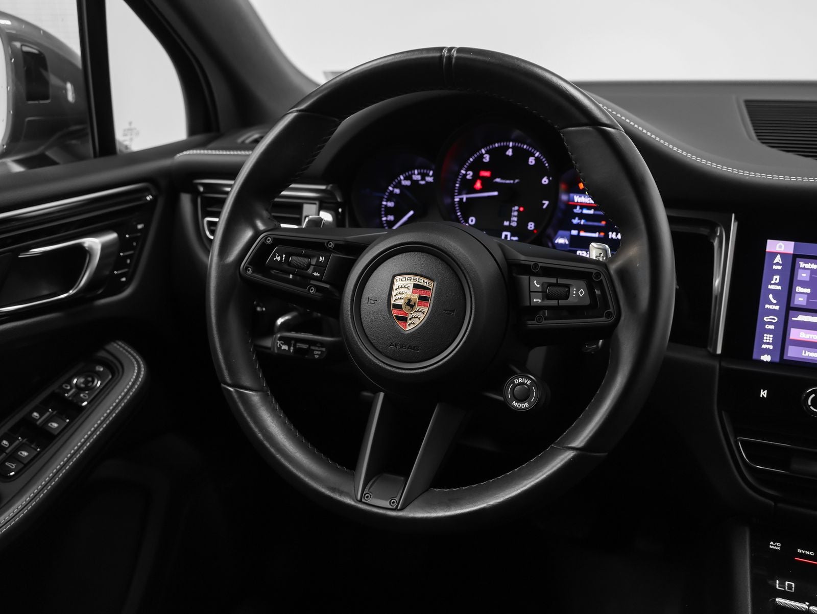 2023 Porsche Macan T