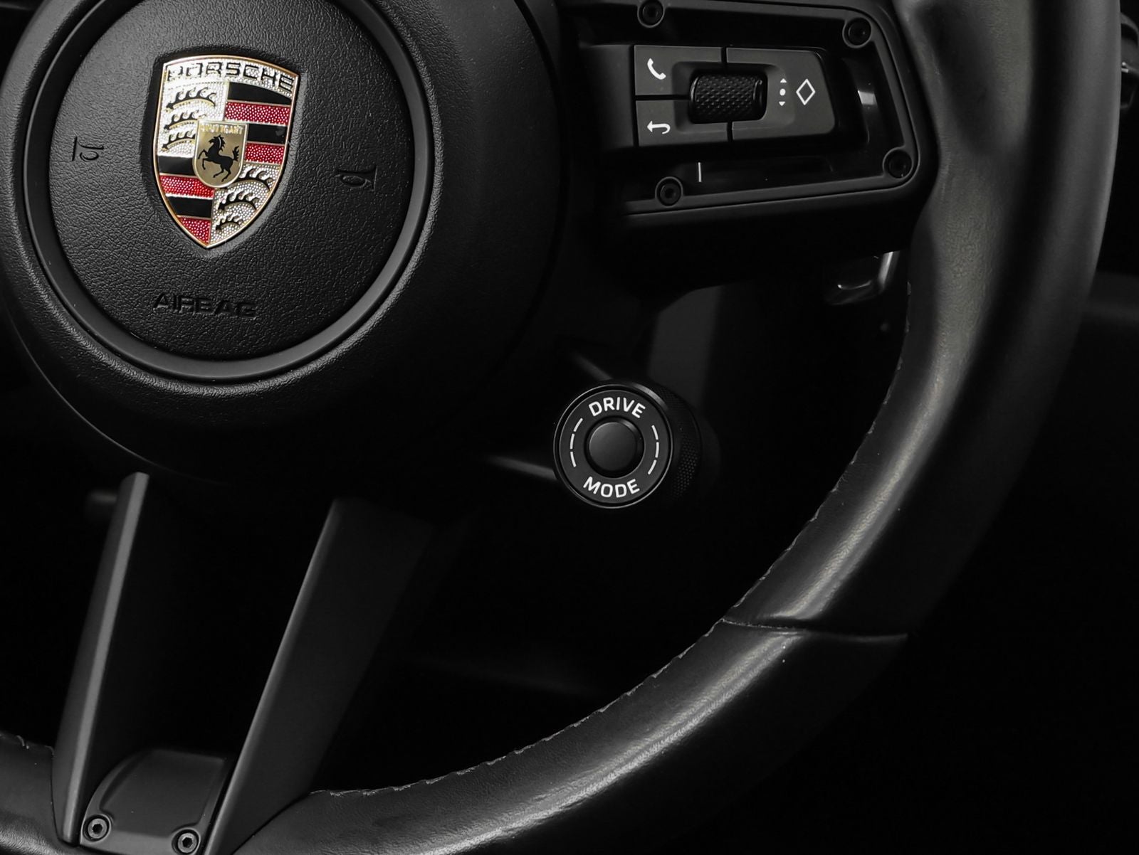 2023 Porsche Macan T