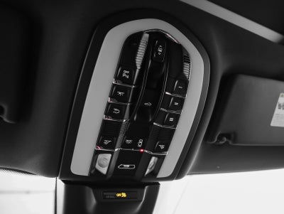 2023 Porsche Macan T