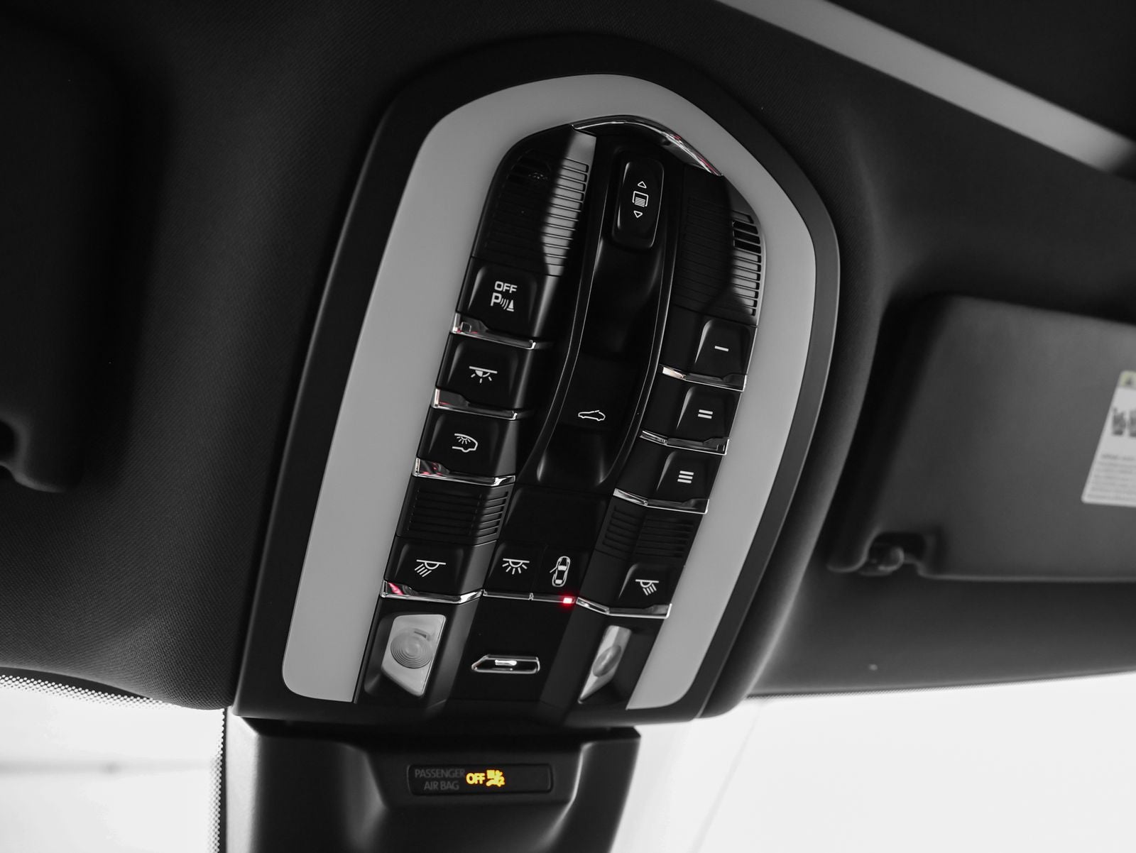 2023 Porsche Macan T