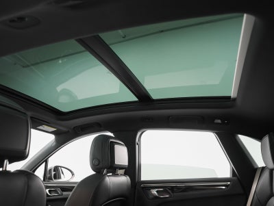 2023 Porsche Macan T