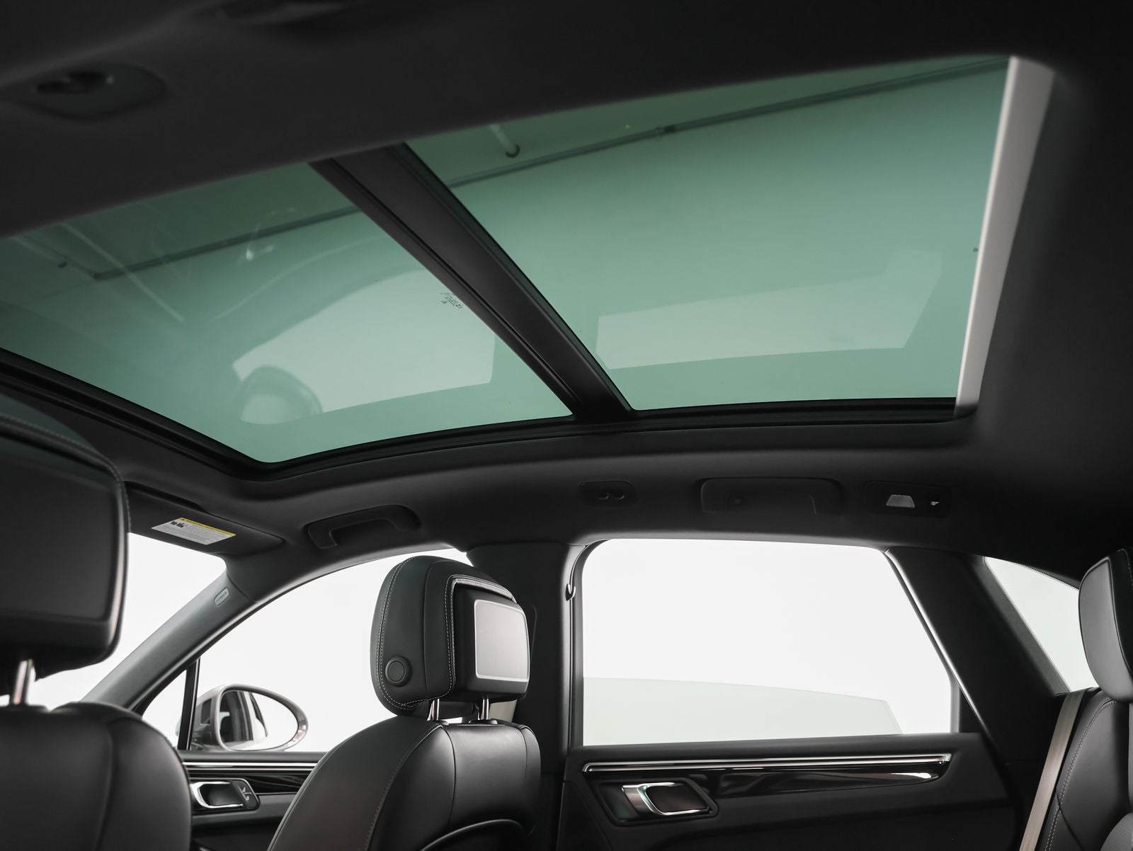2023 Porsche Macan T