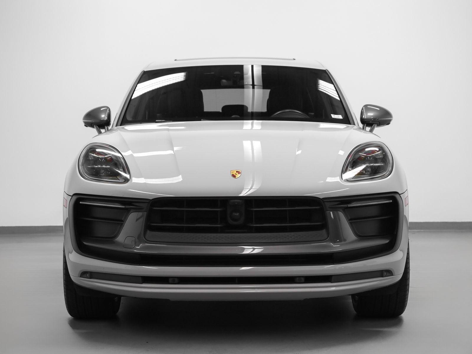 2023 Porsche Macan T
