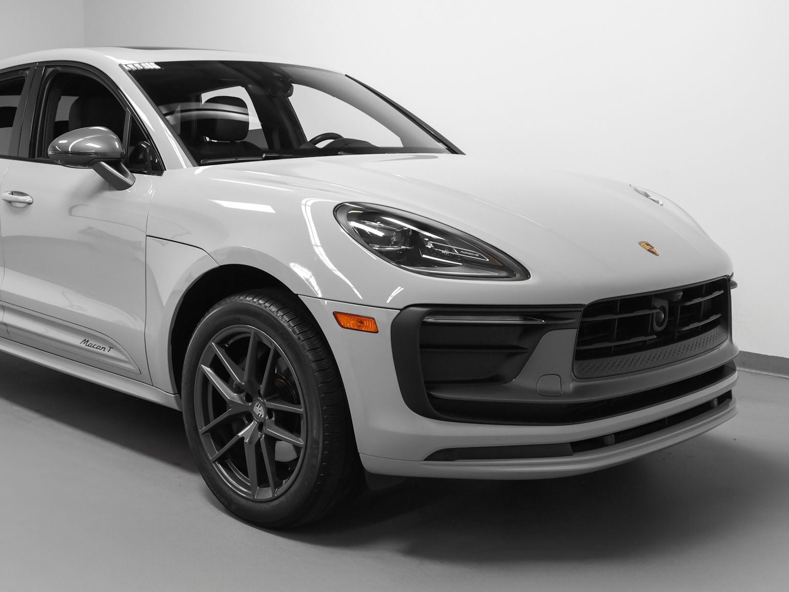 2023 Porsche Macan T