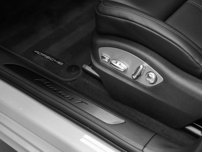 2026 Porsche Macan Macan T