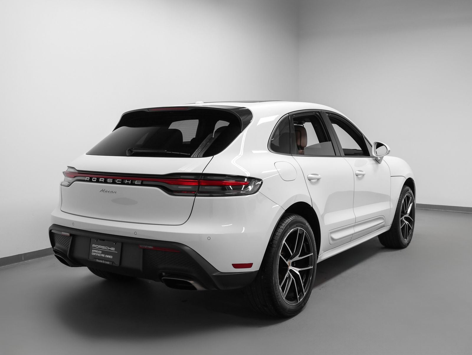 2025 Porsche Macan Base