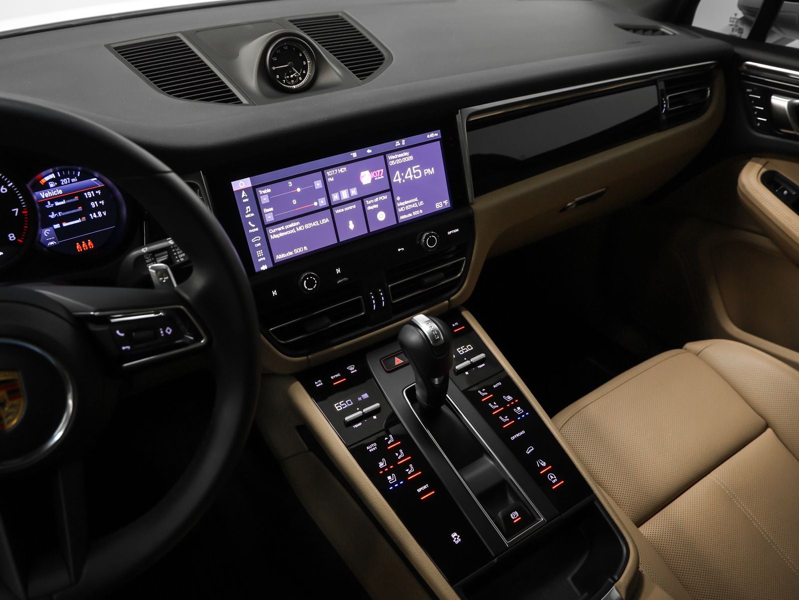 2025 Porsche Macan Base