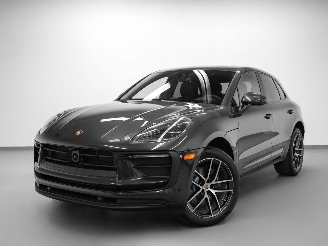 2026 Porsche Macan — photo 1 of 47