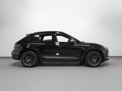 2023 Porsche Macan Macan T