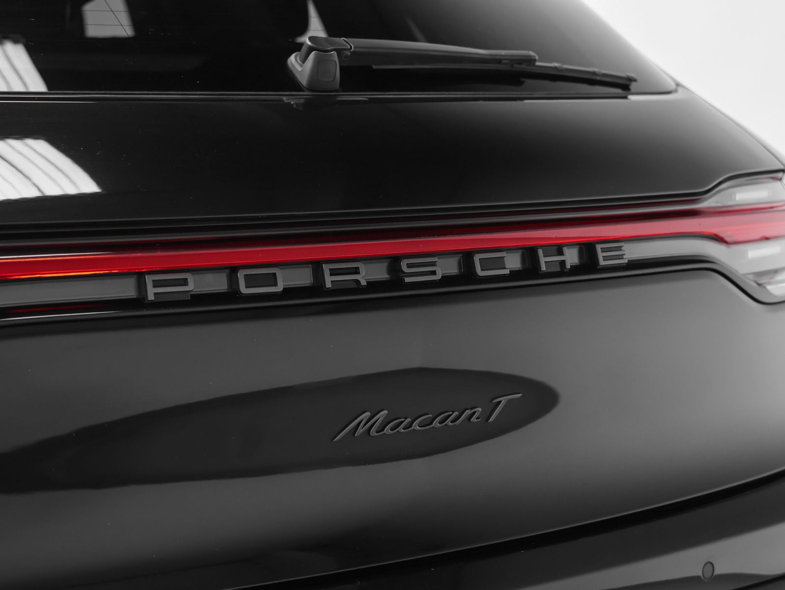 2023 Porsche Macan Macan T