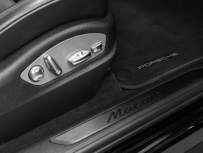 2023 Porsche Macan Macan T