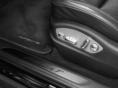 2023 Porsche Macan Macan T