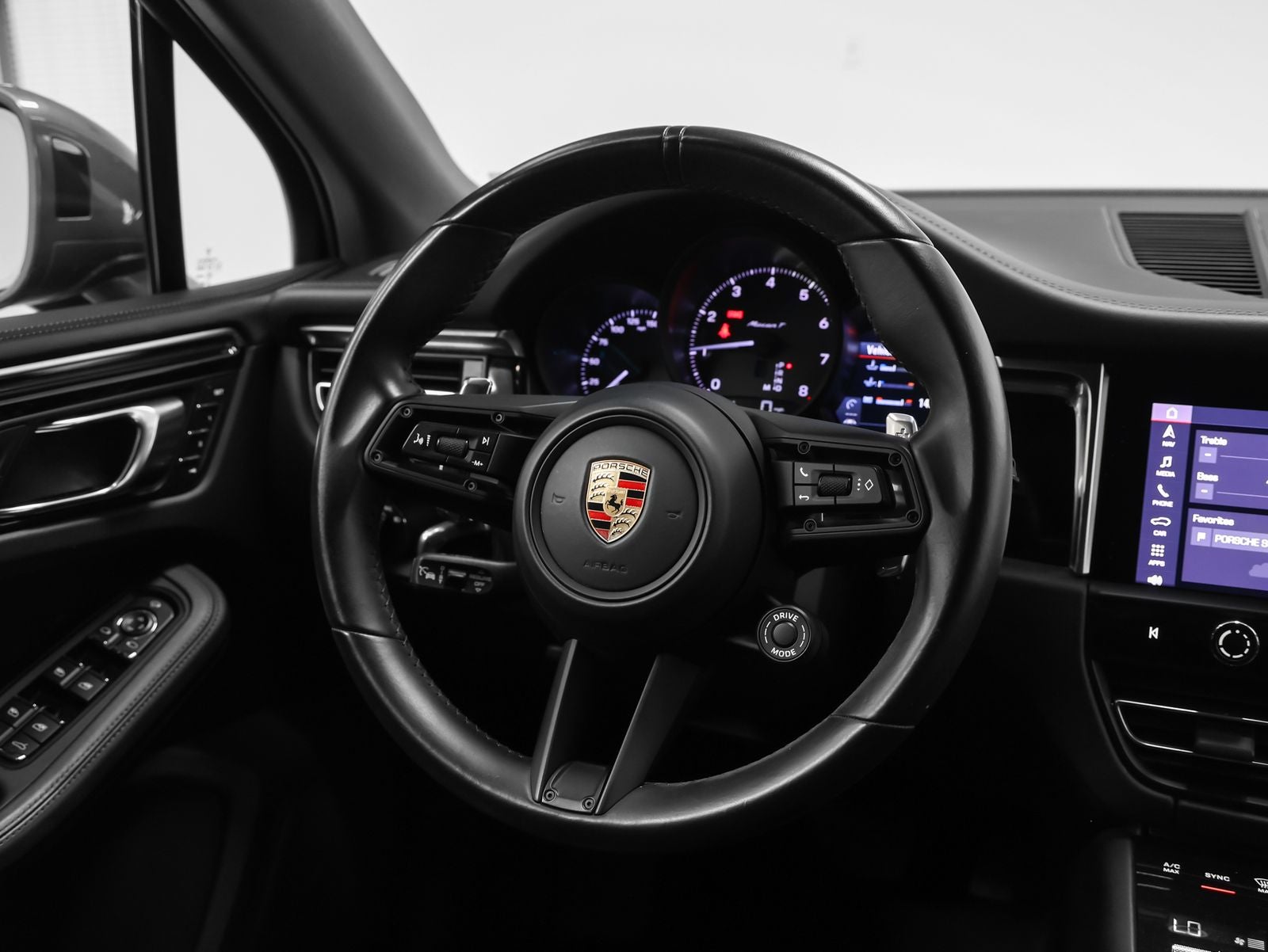 2023 Porsche Macan Macan T