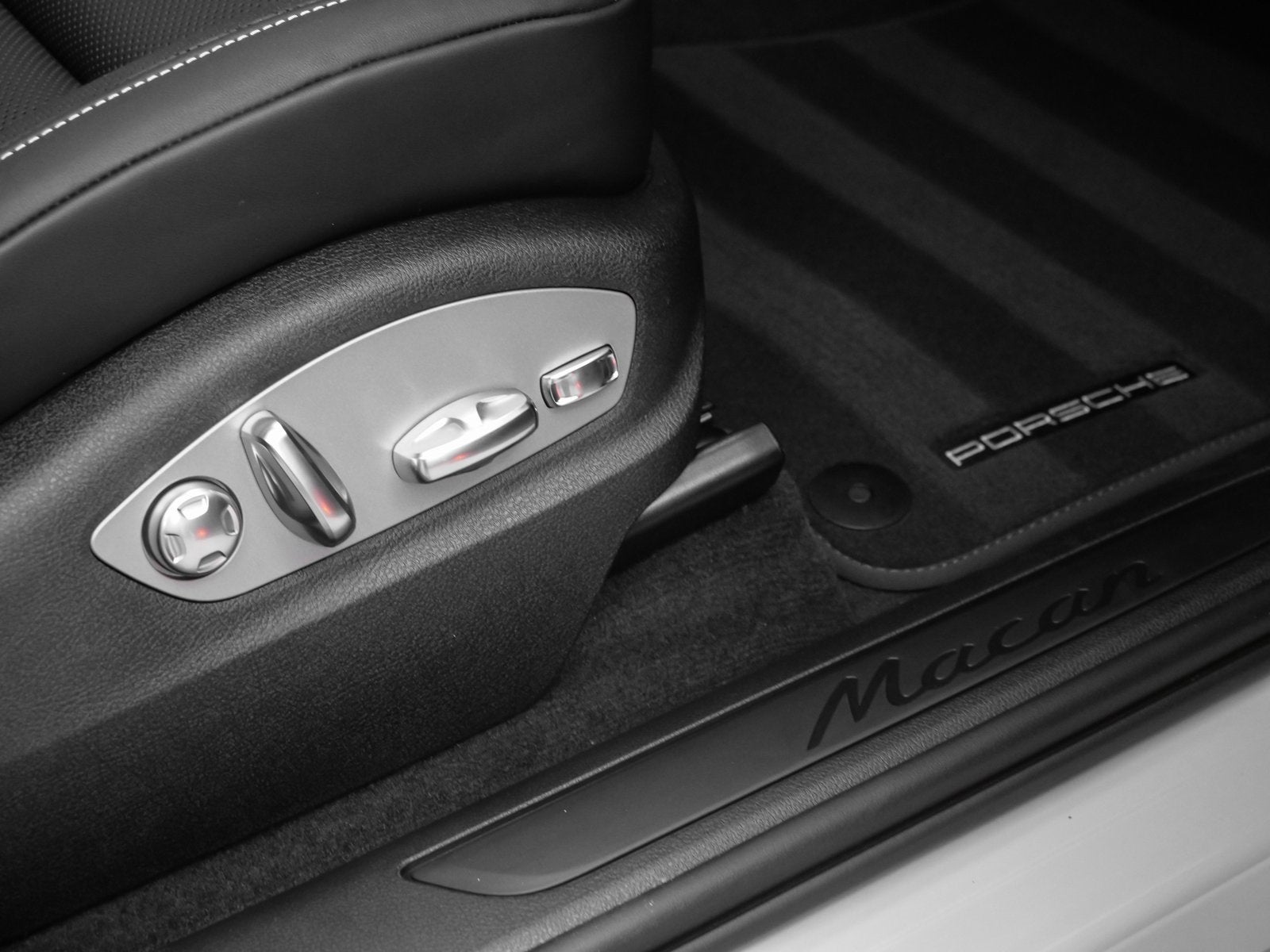 2025 Porsche Macan Macan