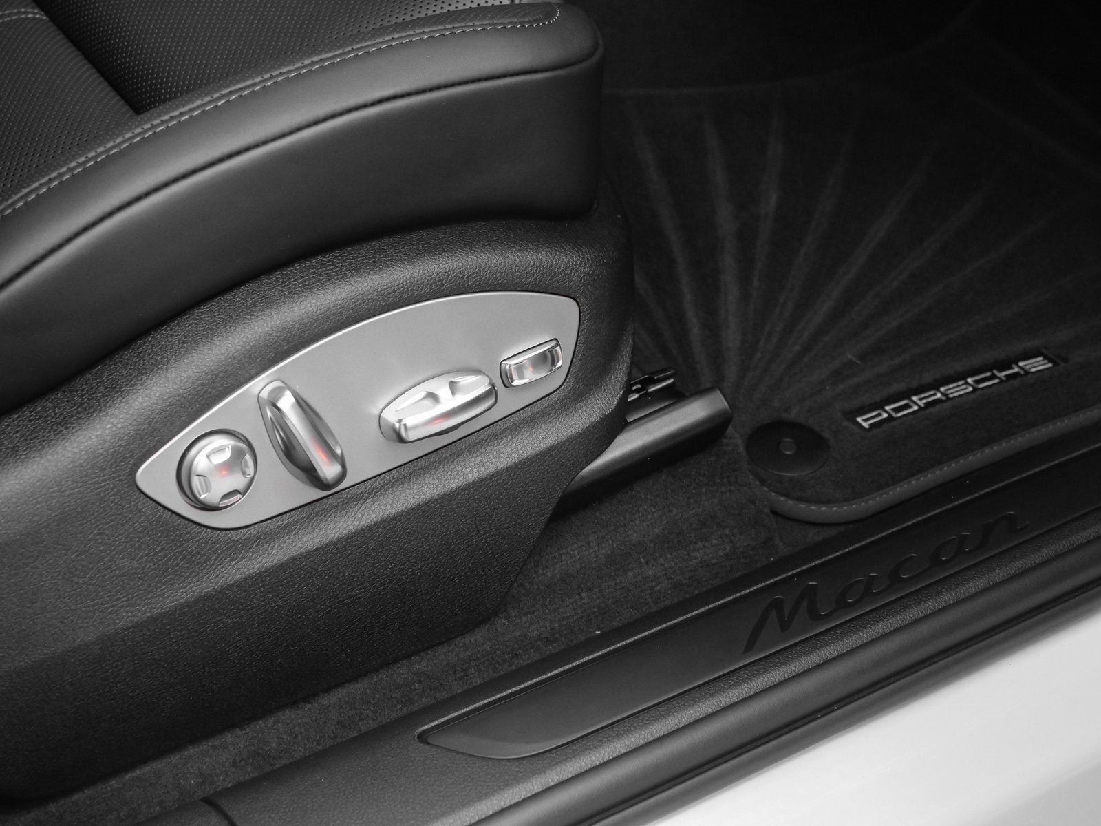 2025 Porsche Macan Macan