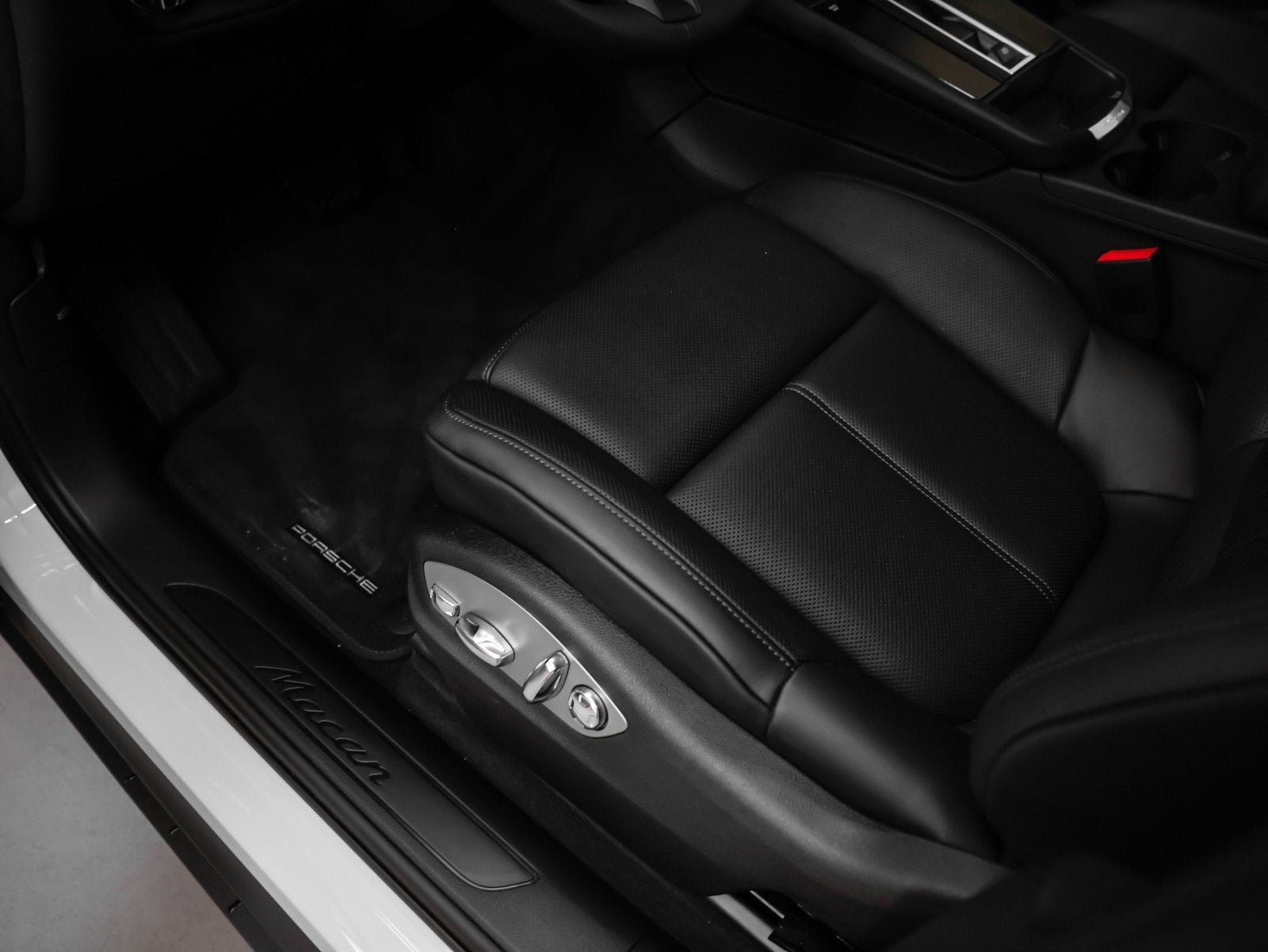 2025 Porsche Macan Macan