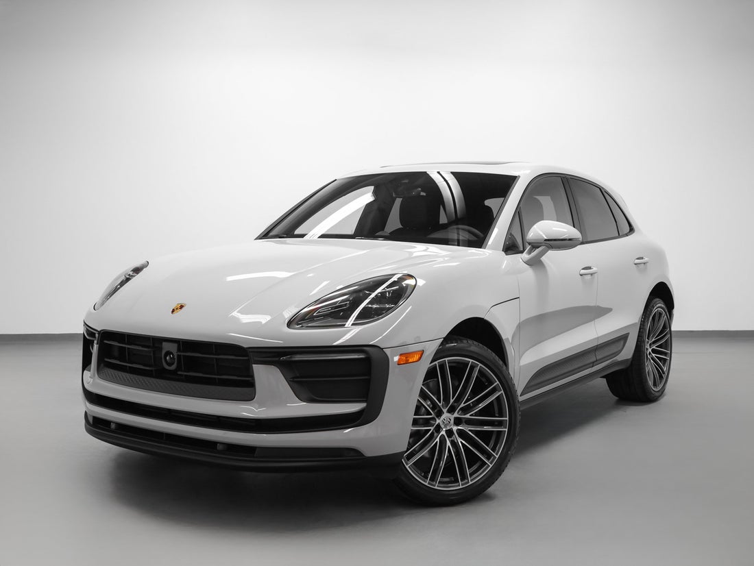 2026 Porsche Macan — photo 1 of 47