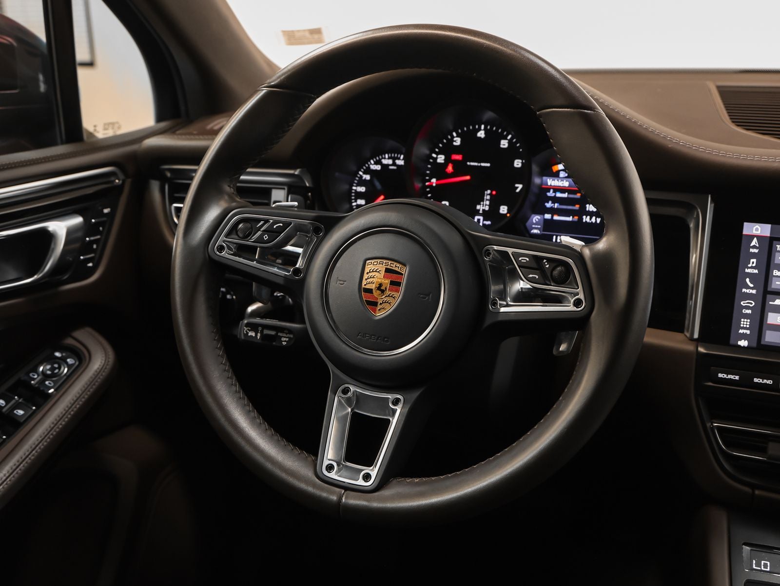 2019 Porsche Macan Macan