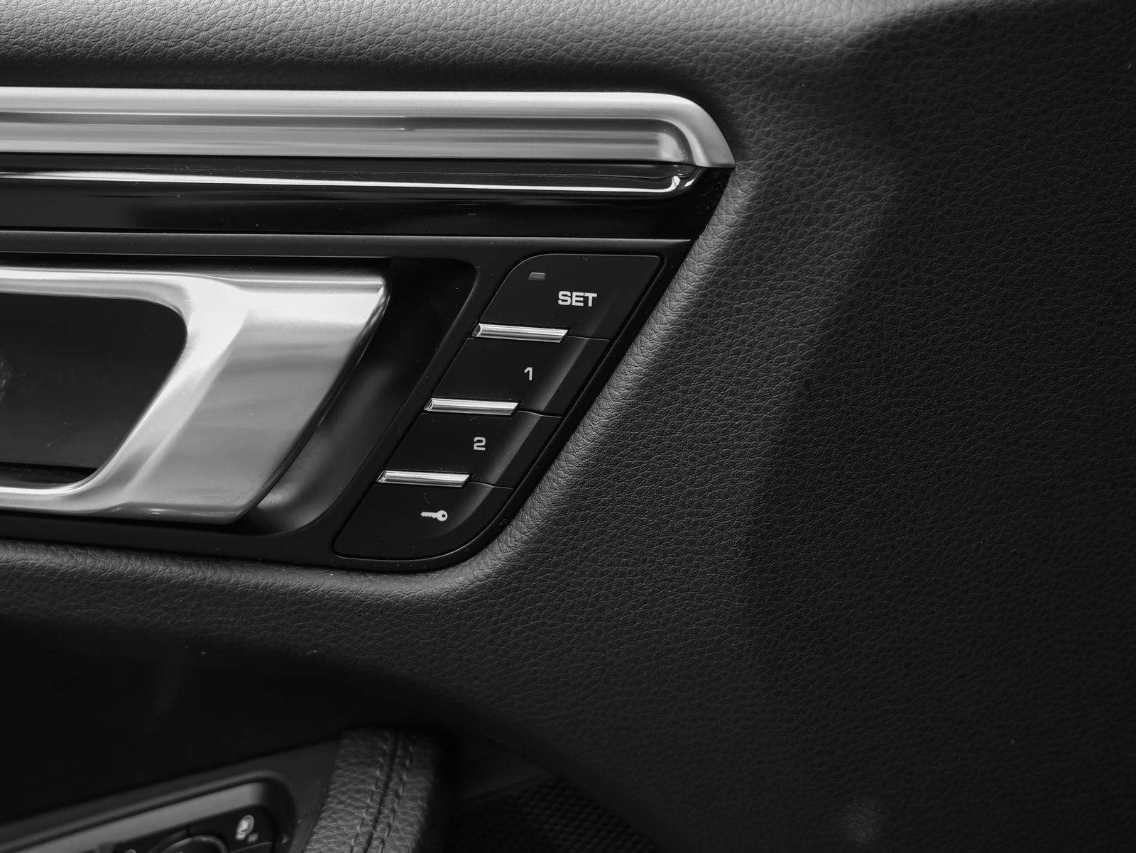 2021 Porsche Macan Base