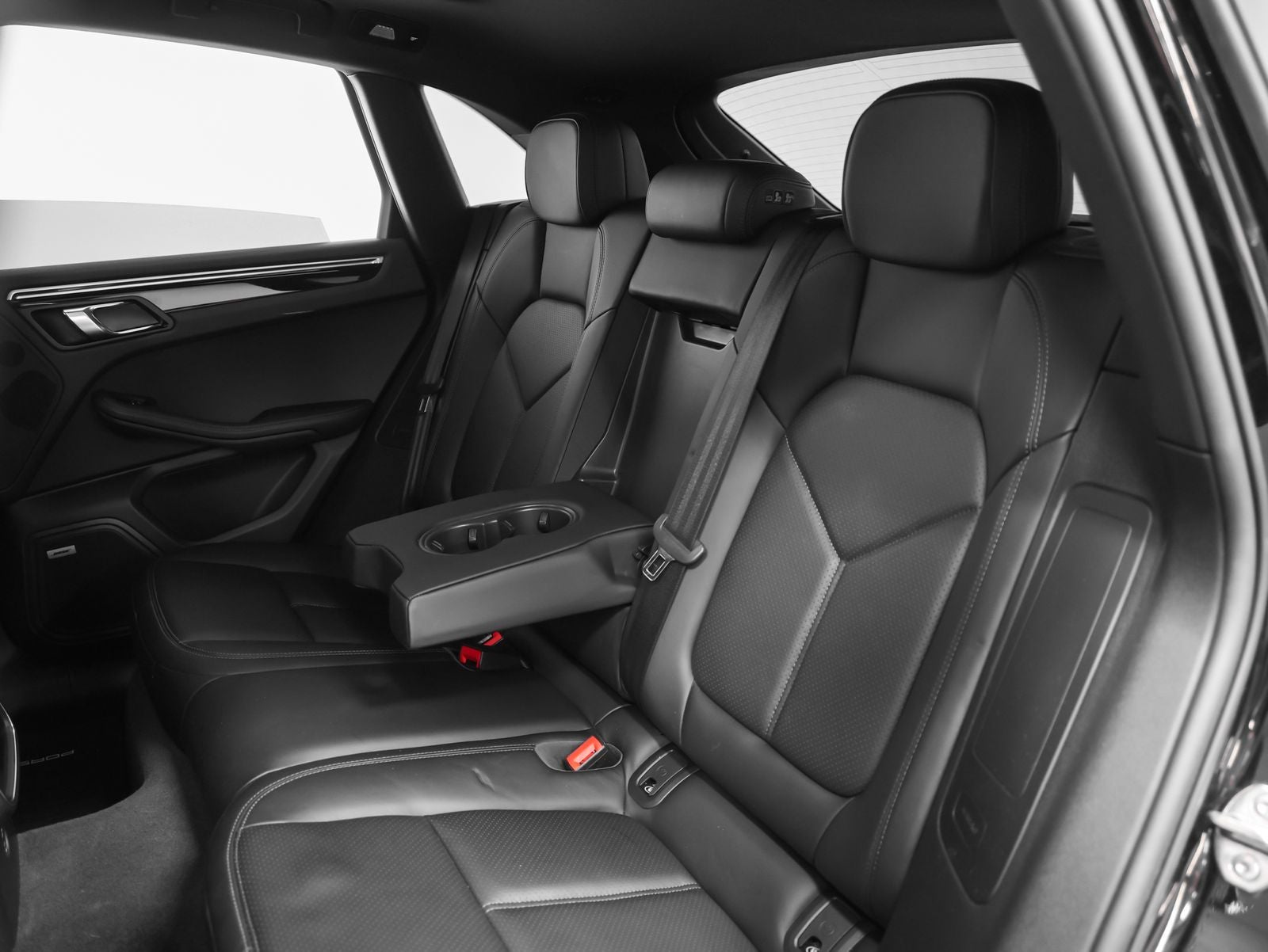 2021 Porsche Macan Base