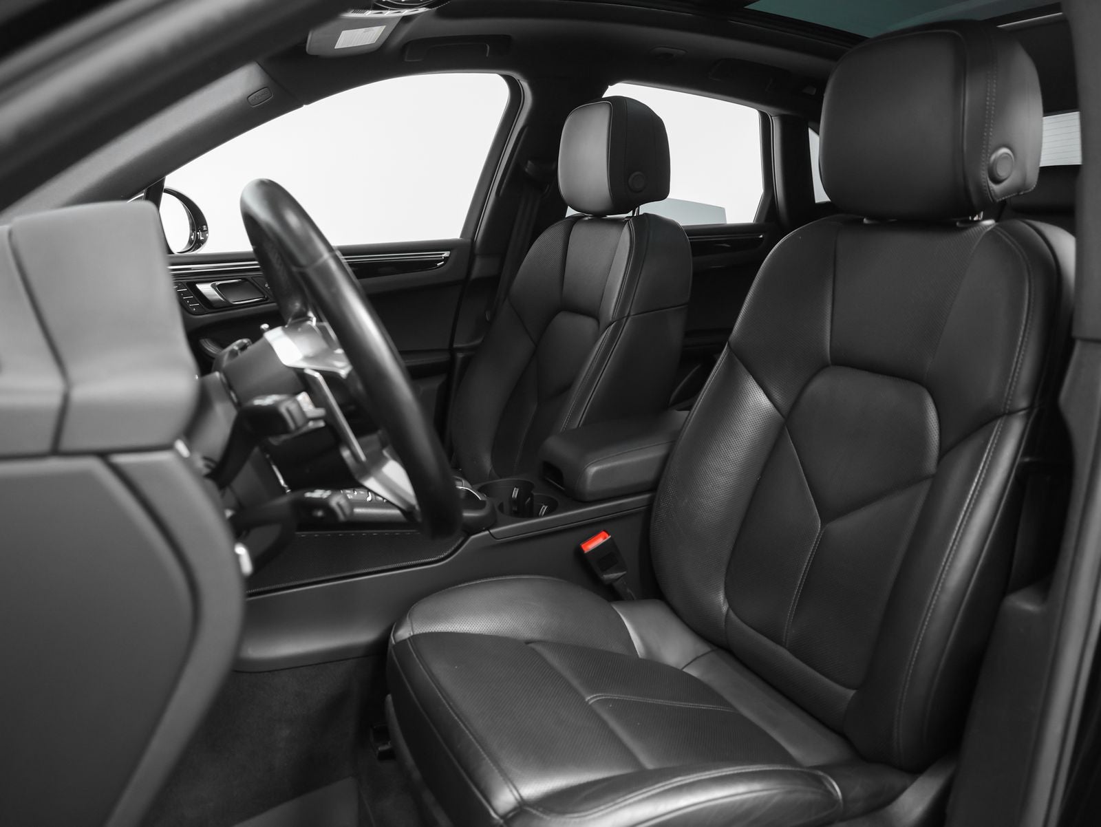 2021 Porsche Macan Base