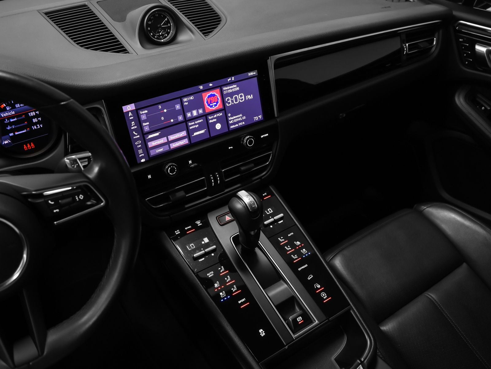 2022 Porsche Macan Macan