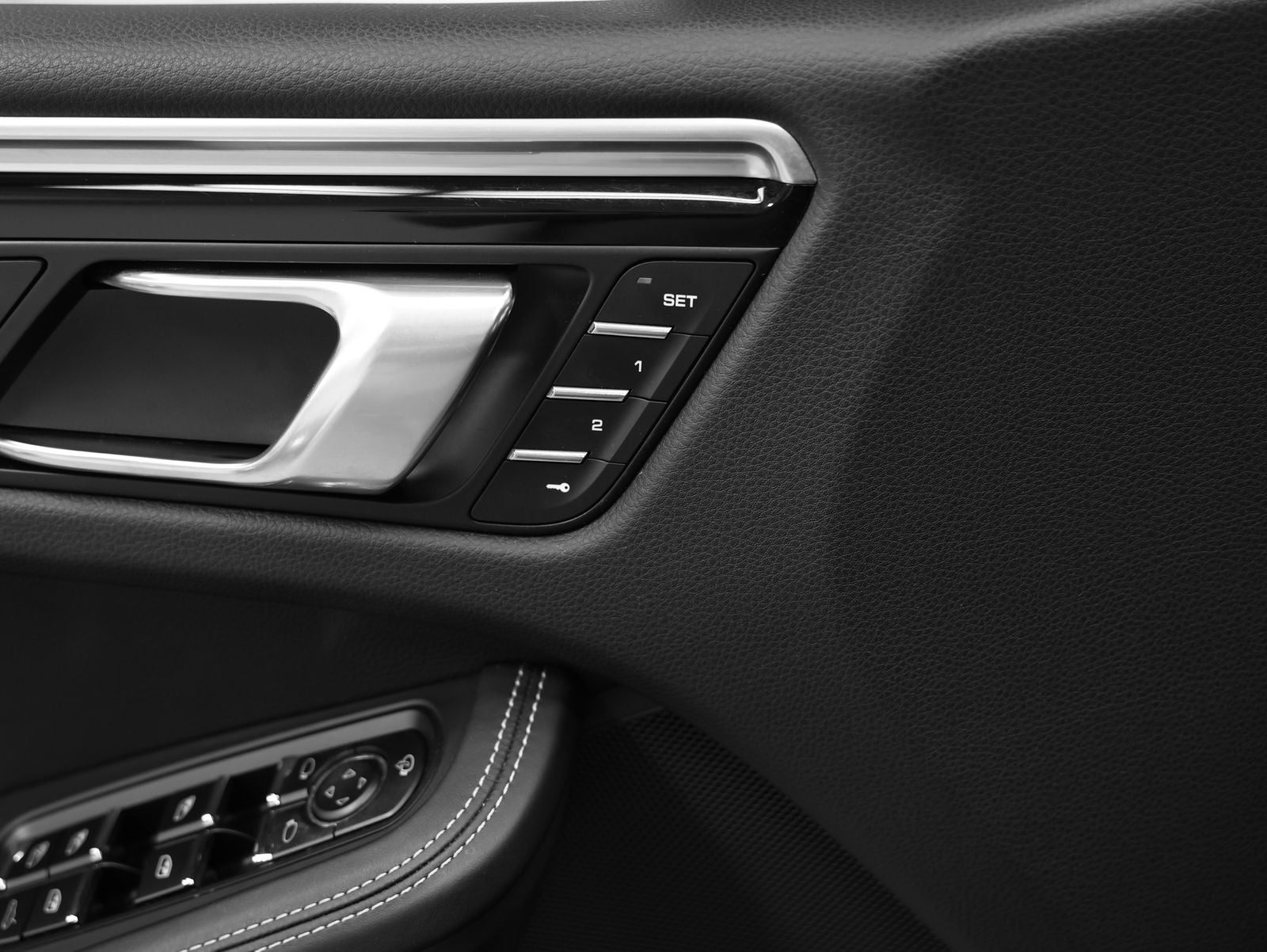 2023 Porsche Macan Macan (MY23)