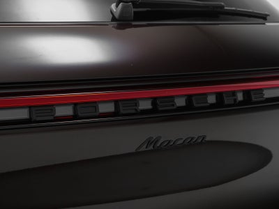 2025 Porsche Macan Macan
