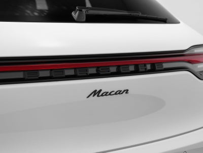2025 Porsche Macan Base
