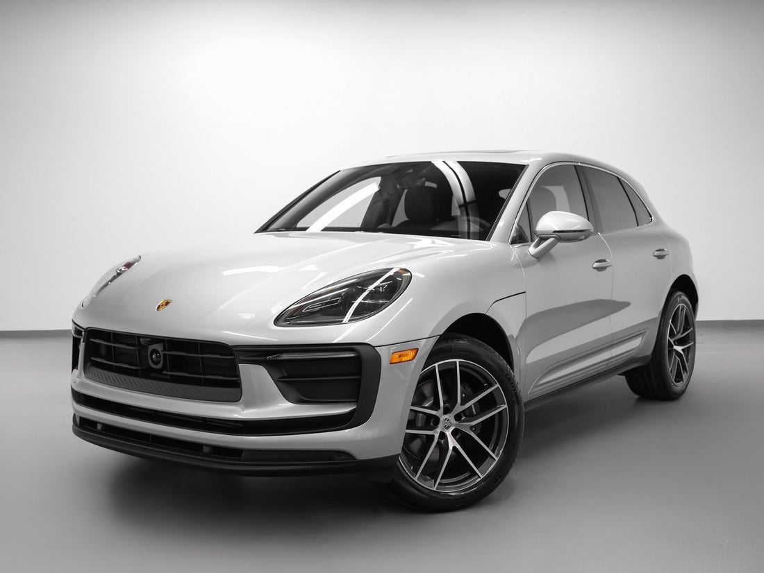 2026 Porsche Macan — photo 1 of 47