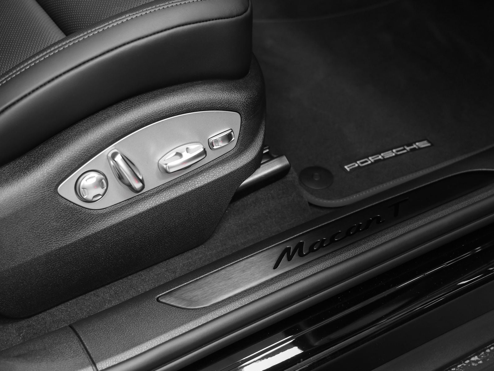 2026 Porsche Macan T