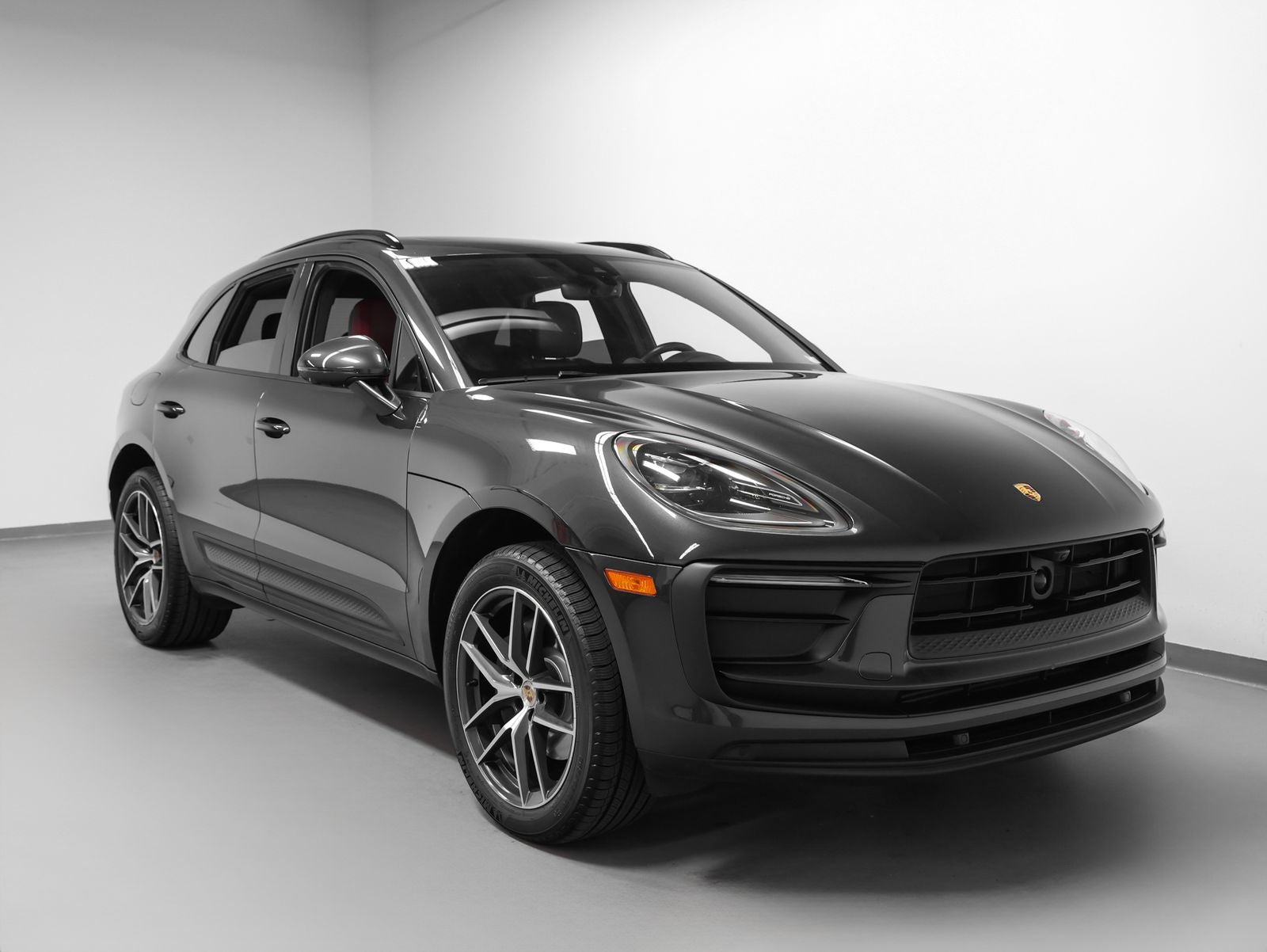 2023 Porsche Macan Base